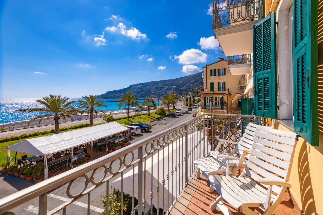 Appartamento Fronte Mare A Ospedaletti By Wonderful Italy Εξωτερικό φωτογραφία