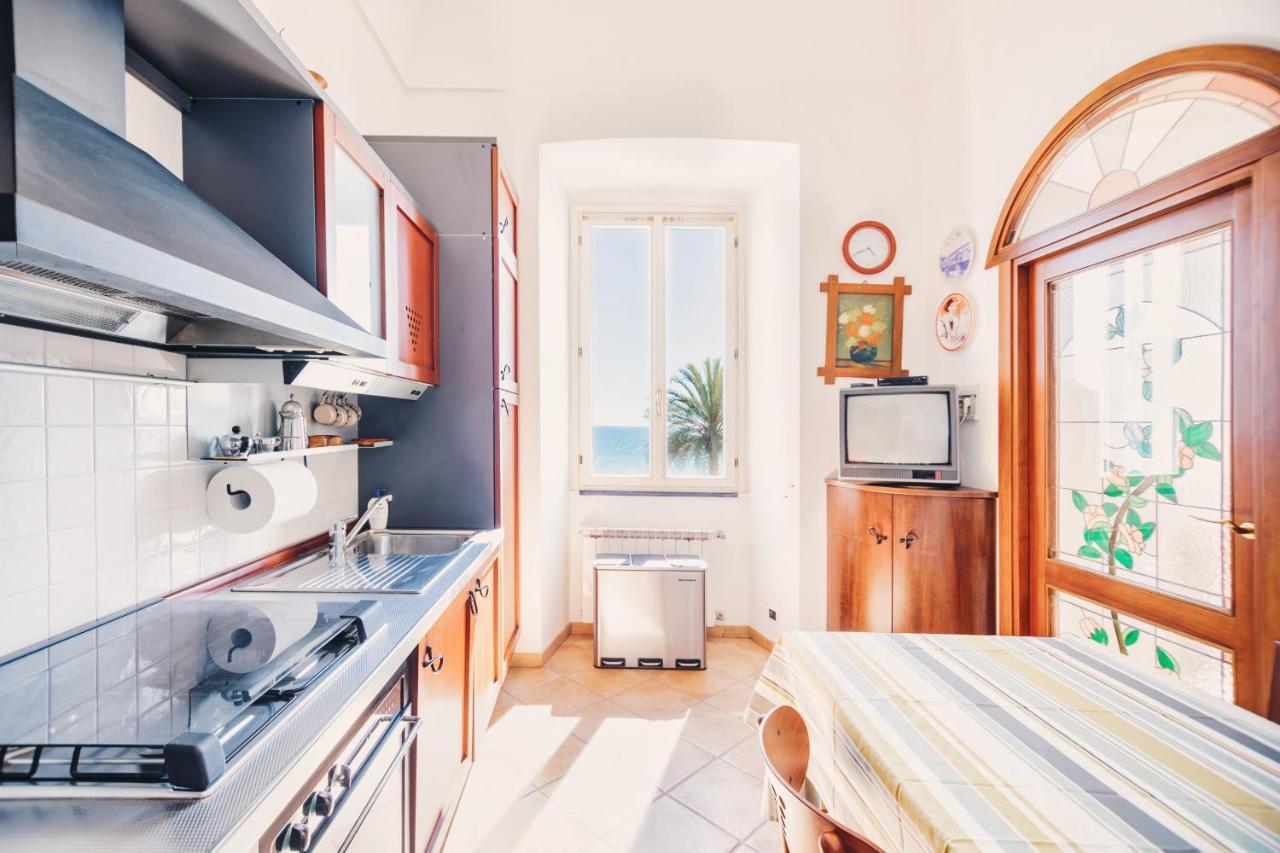 Appartamento Fronte Mare A Ospedaletti By Wonderful Italy Εξωτερικό φωτογραφία